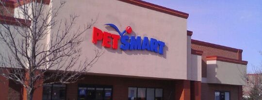 PetSmart is one of สถานที่ที่ Martha ถูกใจ.