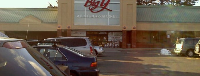 Big Y World Class Market is one of Lugares favoritos de Robert.