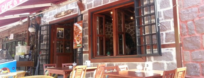 Osman Bey Konağı Cafe Restorant is one of Tempat yang Disukai Tugay.