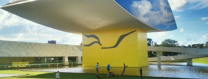 Museo Oscar Niemeyer (MON) is one of Descobrindo Curitiba.