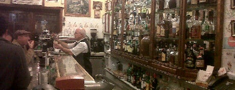 El schotis is one of Madrid Restaurantes y Otros.