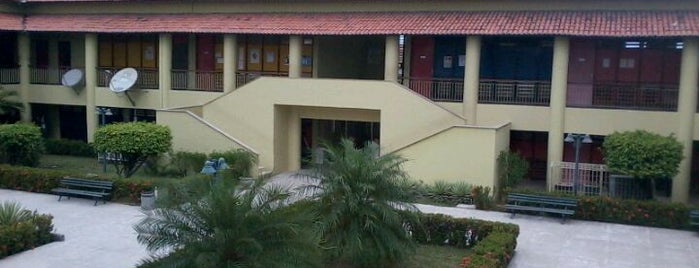 Liceu Do Conjunto Ceará is one of Tempat yang Disukai Carlos.