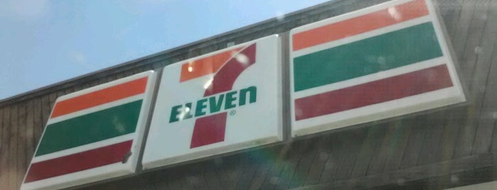 7-Eleven is one of Tempat yang Disukai Melanie.