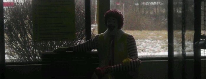 McDonald's is one of Lugares favoritos de Shawn.