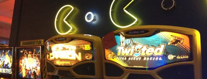 Joystix Classic Games & Pinballs is one of Lugares favoritos de Tamika.