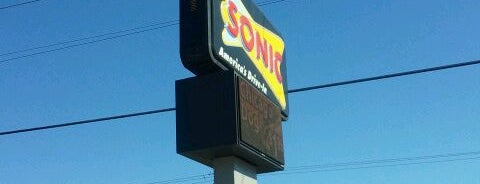 SONIC Drive In is one of Locais curtidos por Jessica.