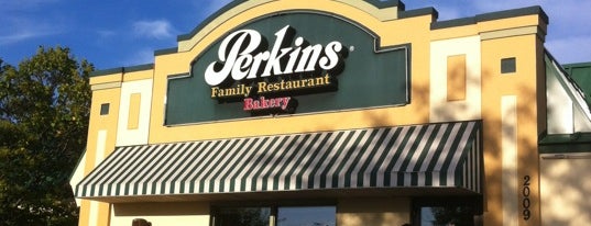 Perkins Restaurant & Bakery is one of สถานที่ที่บันทึกไว้ของ Jenny.