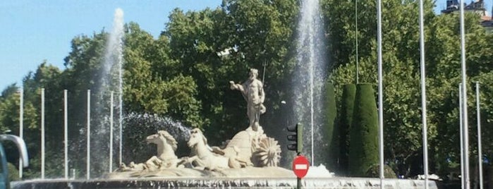 Fuente de Neptuno is one of Paseando por Madrid.