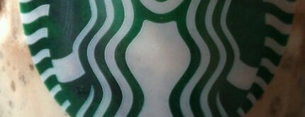 Starbucks is one of Brianさんのお気に入りスポット.