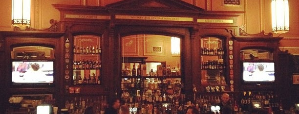 Ri Ra Irish Pub and Restaurant is one of Favorite NH Spots.