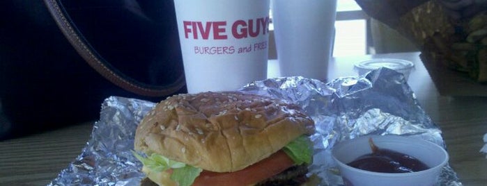 Five Guys is one of Lieux qui ont plu à IS.