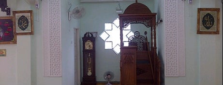 Surau Brickfields, Madrasathul Gouthiyah is one of Masjid & Surau.