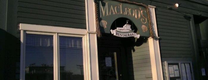 MacLeod's Restaurant & Pub is one of Locais curtidos por Zeb.