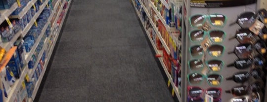 CVS pharmacy is one of Lugares favoritos de Jared.