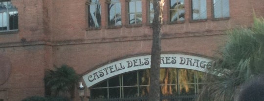 Castell dels Tres Dragons is one of Lugares imprescindibles BCN.