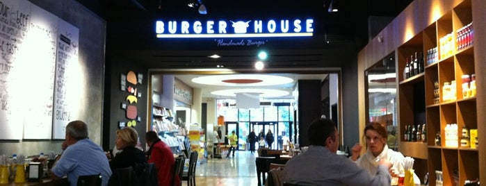 Burger House is one of Tempat yang Disukai Burak.