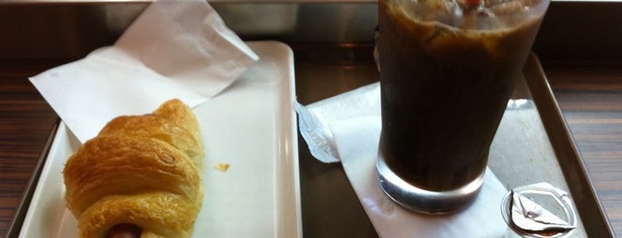 サンマルクカフェ is one of natsumiさんのお気に入りスポット.