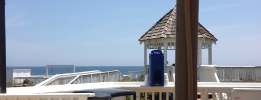 Peppercorns Restaurant & Lounge is one of OBX.