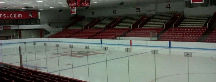 Walter Brown Arena is one of Elliaさんのお気に入りスポット.