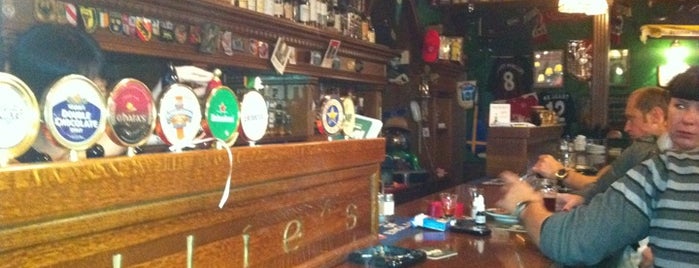 Mollie's Irish Pub is one of best pubs in Moscow.