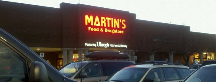 MARTIN'S is one of Tempat yang Disukai Bryan.