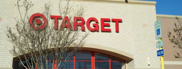 Target is one of สถานที่ที่ Lizzie ถูกใจ.