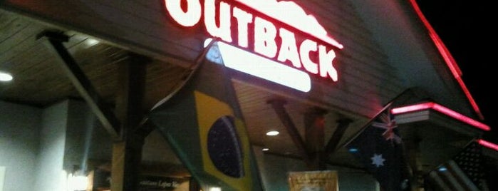 Outback Steakhouse is one of Melhores Burgers em Goiânia.
