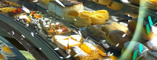 Altamira is one of restaurantes.