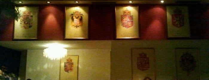 Monarchie is one of Praha.