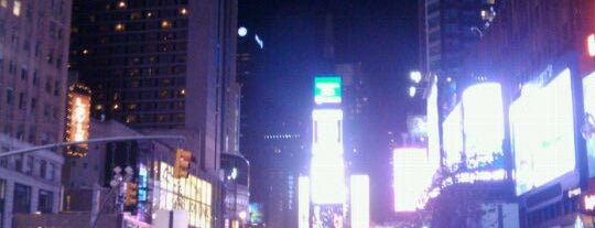 Таймс-сквер is one of New York City.