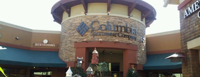 Columbia Sportswear Outlet is one of Daniel's Saved Places.
