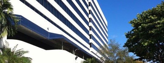 Sheraton Miami Airport Hotel & Executive Meeting Center is one of Lieux qui ont plu à Dabian.