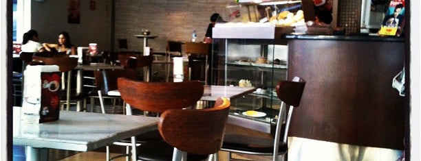Fran's Café is one of Lugares favoritos de Monica.