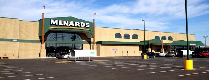 Menards is one of christopherさんのお気に入りスポット.