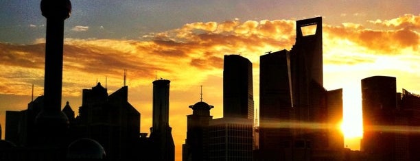 The Bund is one of Shanghai (上海).