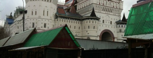 Блошиный рынок is one of Flea markets of the world.