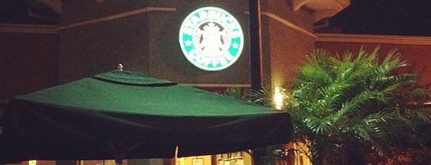 Starbucks is one of Orte, die Bayana gefallen.
