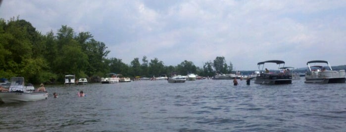 Sandy Bay In Saratoga Lake is one of So You're in Lake George.