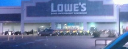 Lowe's is one of Locais curtidos por Ayana.