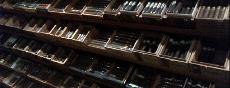 Cigar Inn is one of Viagem  2013.