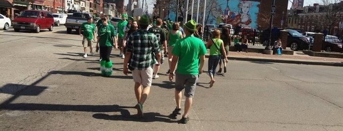 St. Patricks Day Parade is one of สถานที่ที่ Ian ถูกใจ.