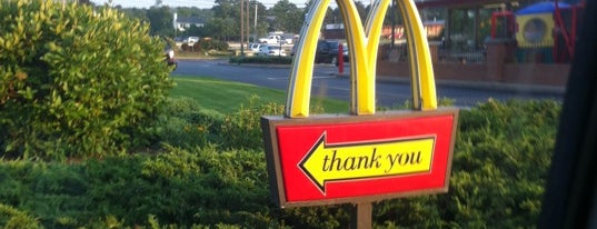 McDonald's is one of สถานที่ที่ Thomas ถูกใจ.
