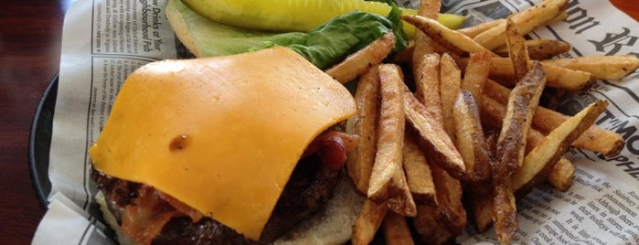 Gilbert's 17th Street Grill is one of The 15 Best Places for Cheeseburgers in Fort Lauderdale.