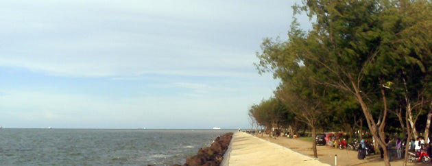 Pantai Marina is one of Semarang Vacation.