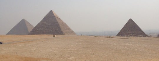 Great Pyramids of Giza is one of Lugares en el Mundo!!!!.