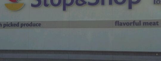 Super Stop & Shop is one of giovanna 님이 좋아한 장소.