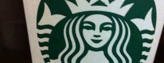 Starbucks is one of Annaさんのお気に入りスポット.