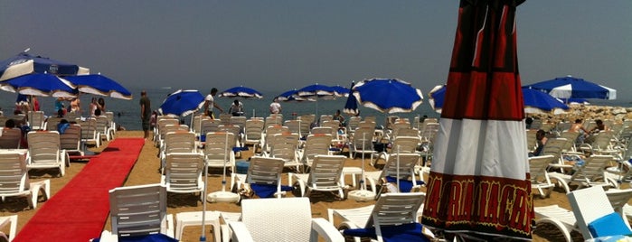 Deniz Feneri Beach Club is one of สถานที่ที่บันทึกไว้ของ Gizemli.