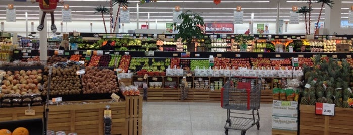 Hy-Vee is one of Lukeさんのお気に入りスポット.