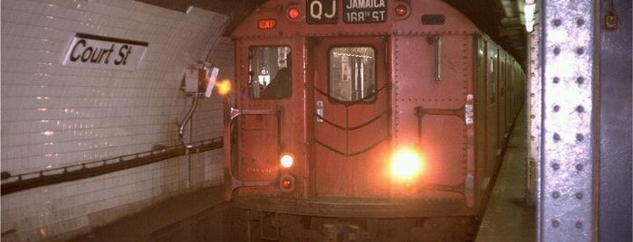 MTA Subway - Court St (R) is one of สถานที่ที่ Jason ถูกใจ.